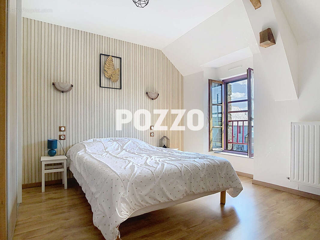 Maison à SAINT-GEORGES-DE-GREHAIGNE