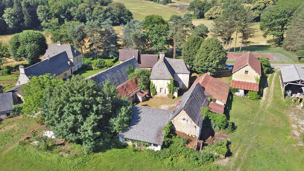 Maison à SAINT-CREPIN-ET-CARLUCET