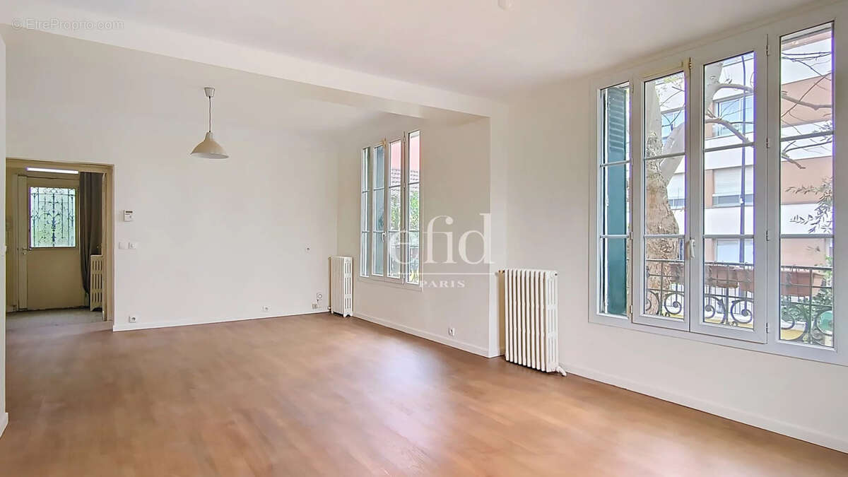 Maison à SARTROUVILLE