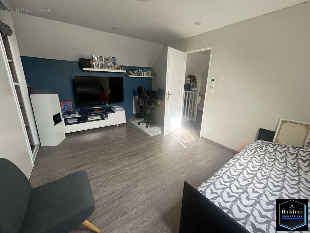 Maison à LE PLESSIS-BELLEVILLE