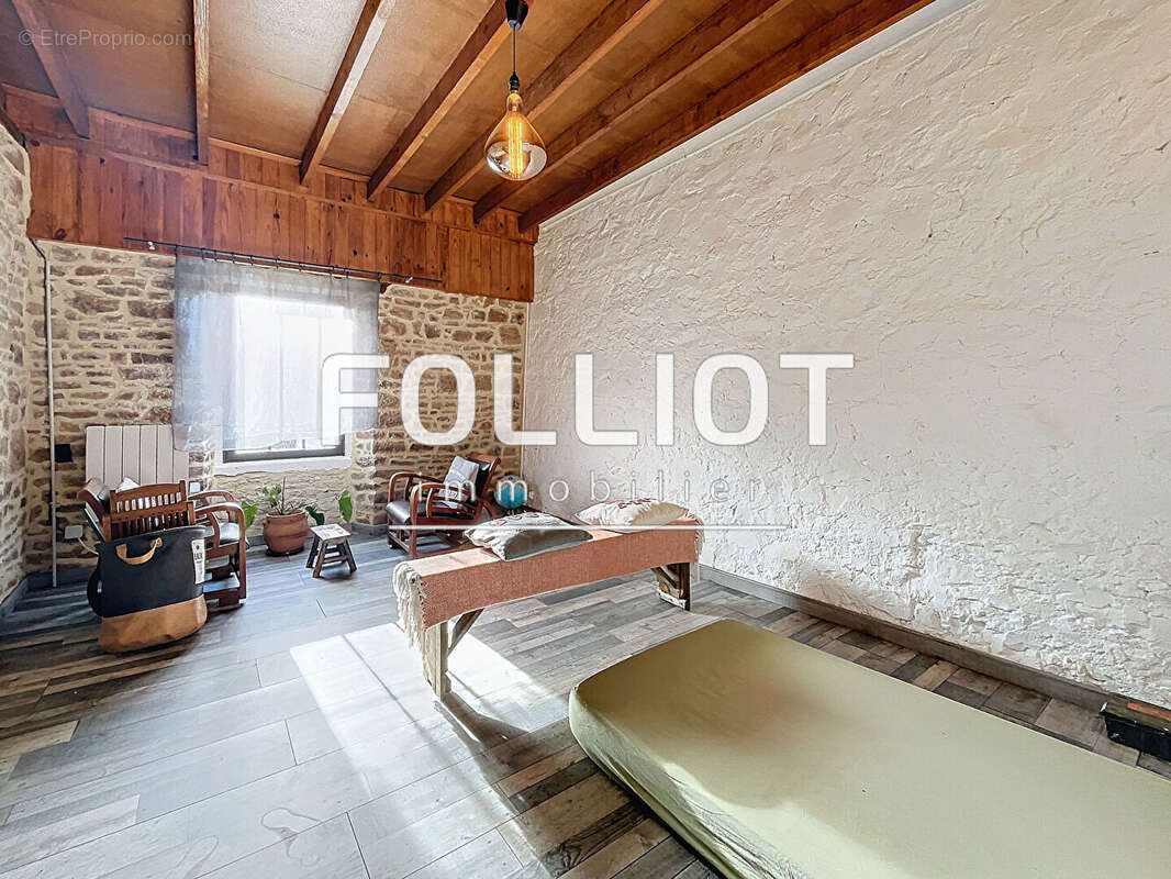 Maison à NOTRE-DAME-DE-CENILLY