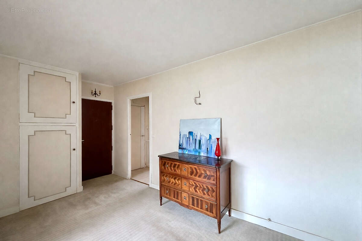 Appartement à VILLE-D'AVRAY