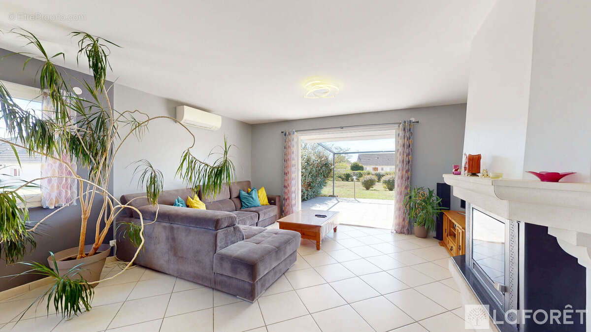 Maison à VILLENEUVE-SUR-ALLIER