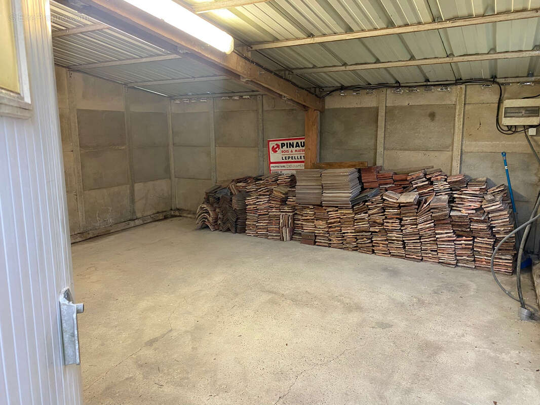 Maison à VILLAINES-LA-CARELLE