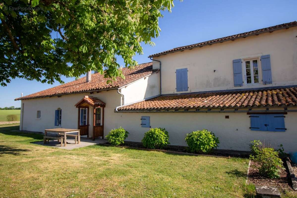 Maison à VERTEILLAC