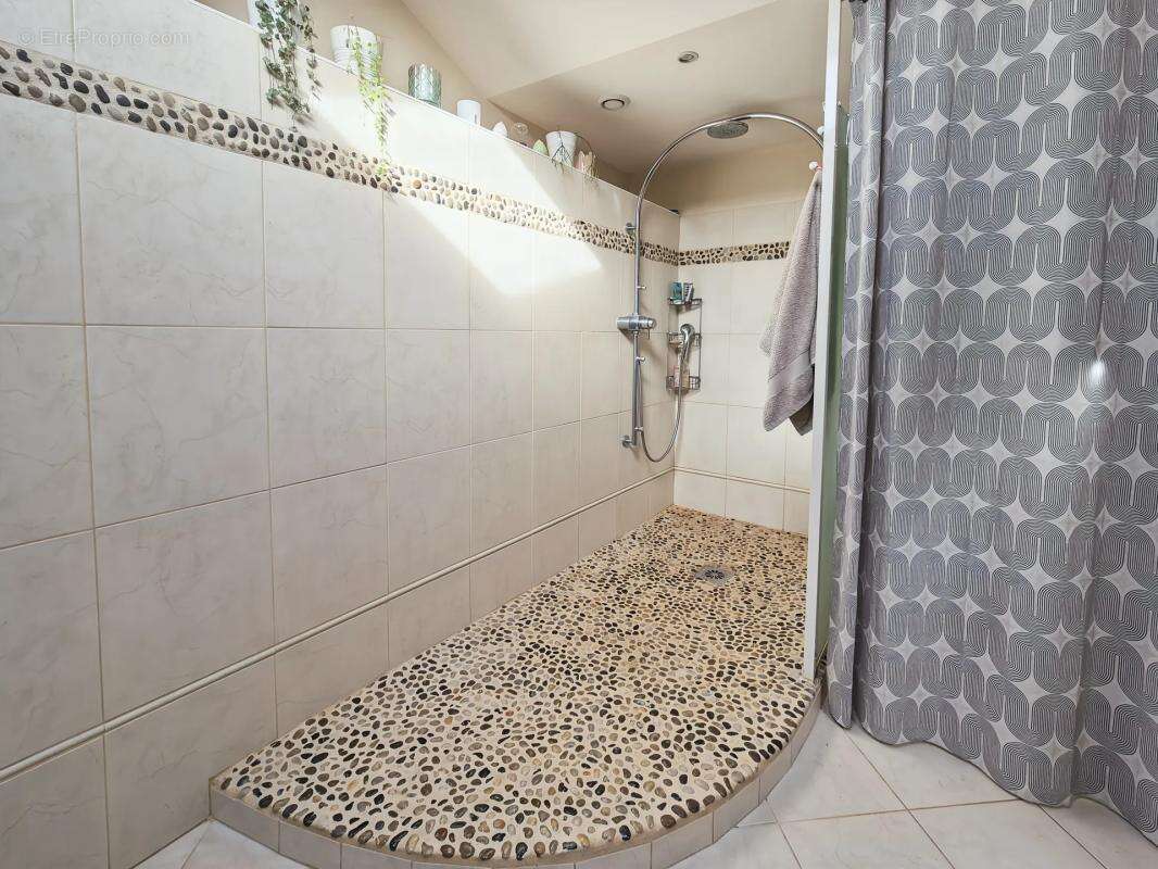 Appartement à SAINTES