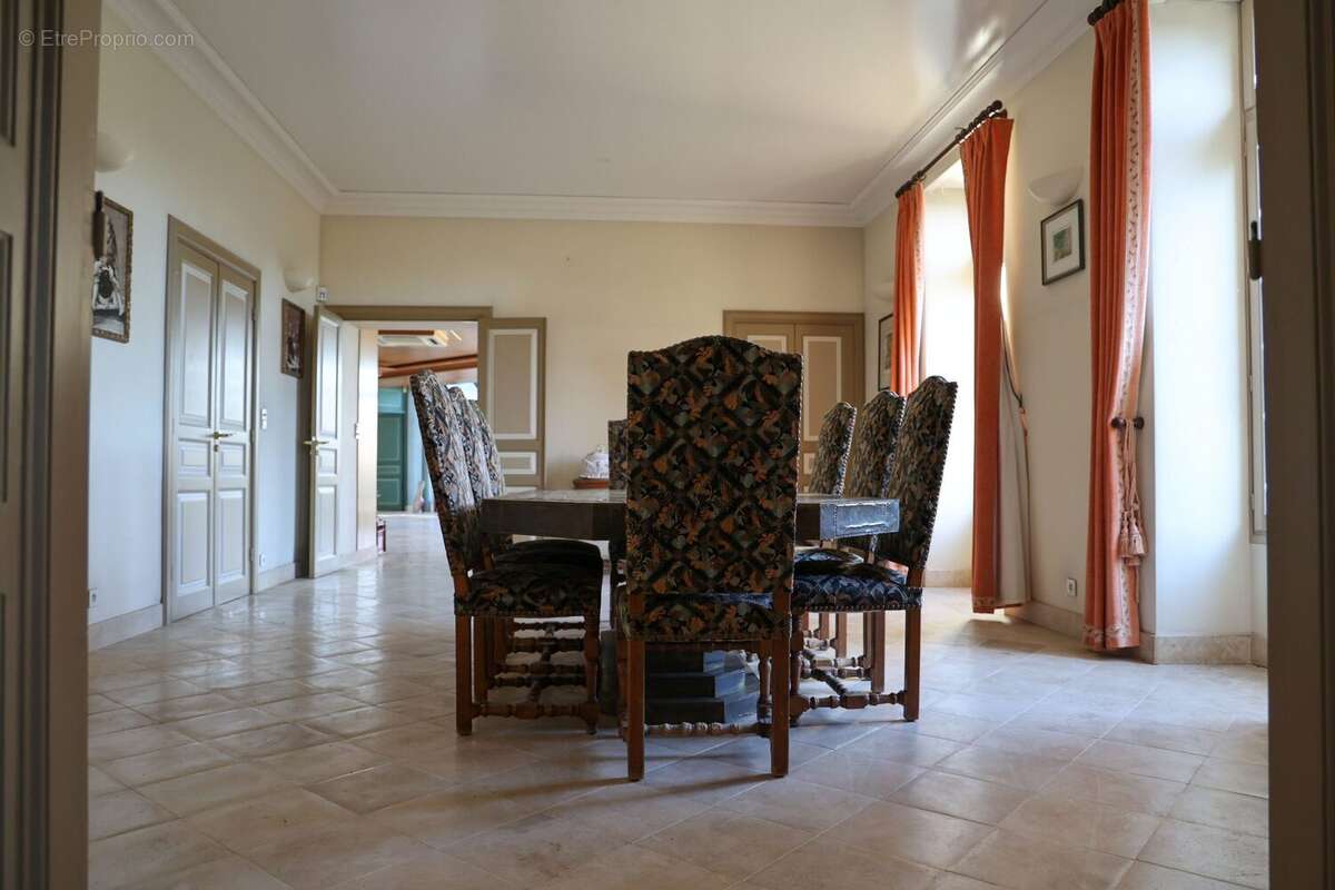 Maison 660 m² à Redon  - photo 3