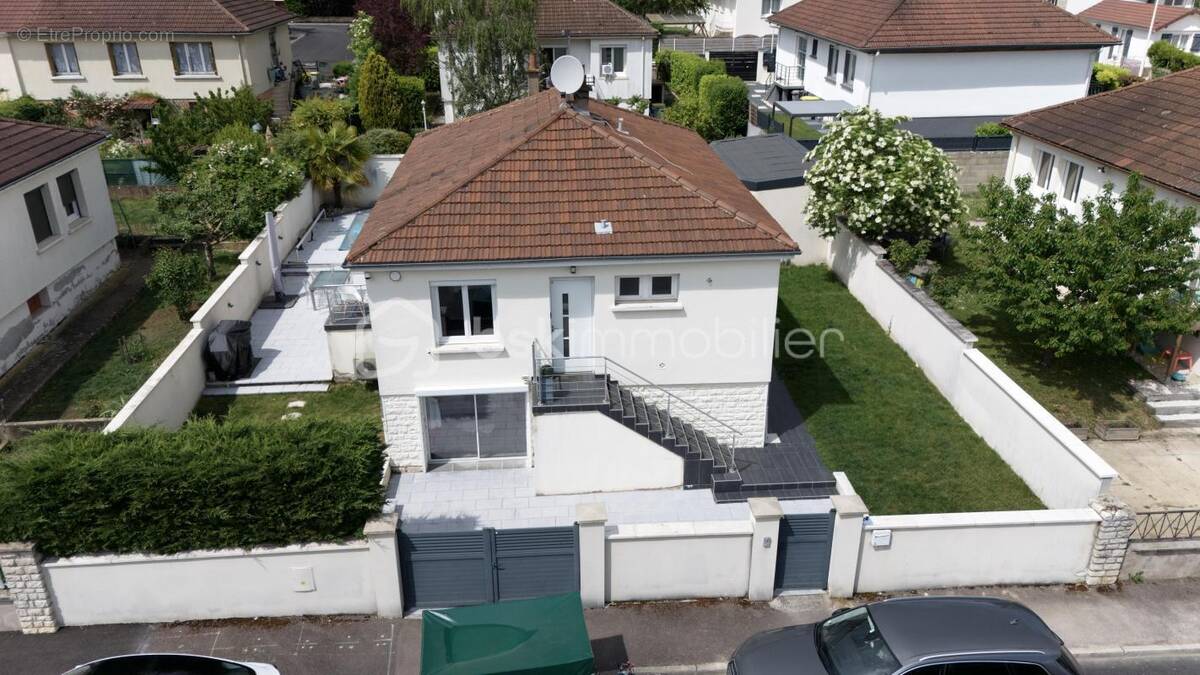 Maison à SAINT-APOLLINAIRE