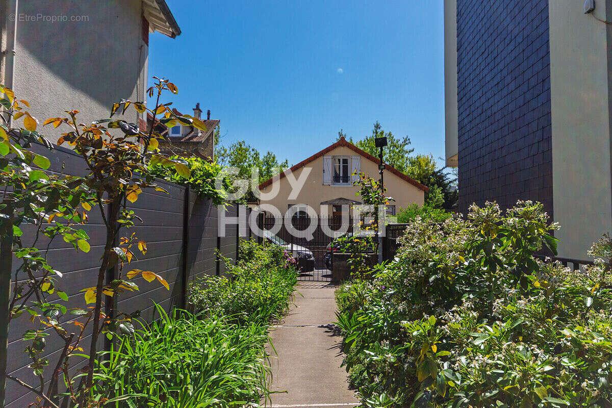 Appartement à NANTERRE