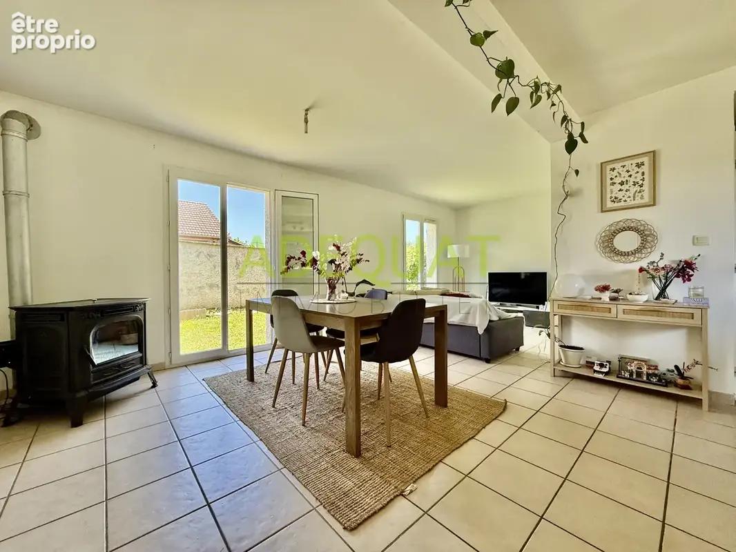 LA BATIE MONTGASCON, maison individuelle / 3 chambres / garage / terrain de 271m2... - photo 5