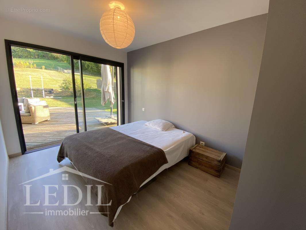 Maison à COLAYRAC-SAINT-CIRQ