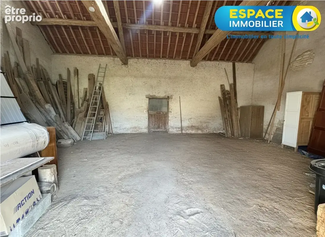 Corps de ferme de plain-pied d'environ 124 m2 avec 5 746 m2 de terrain avec un hangar à Sury-aux-Bois - photo 9