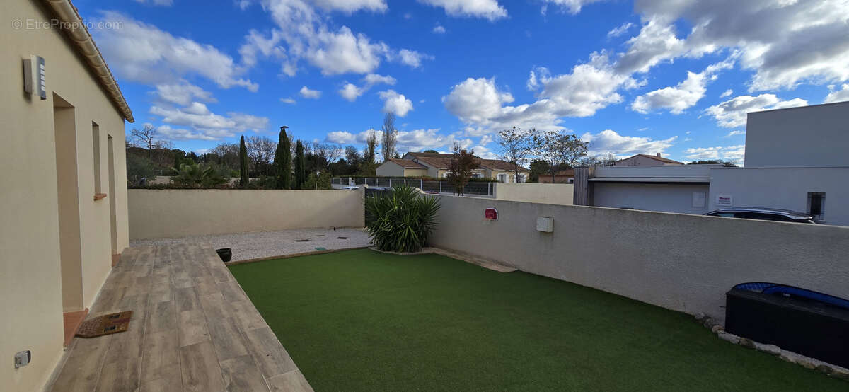 Maison à JONQUIERES