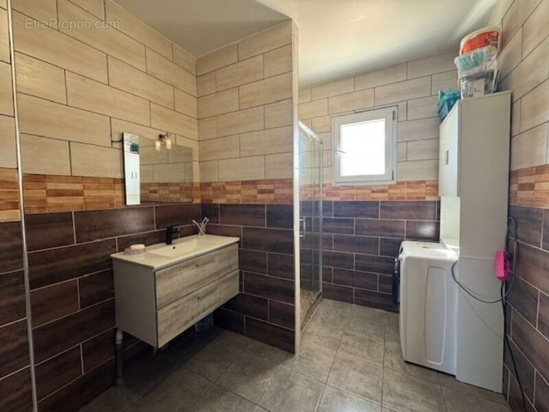 Maison à SAINT-HILAIRE-DE-BRETHMAS