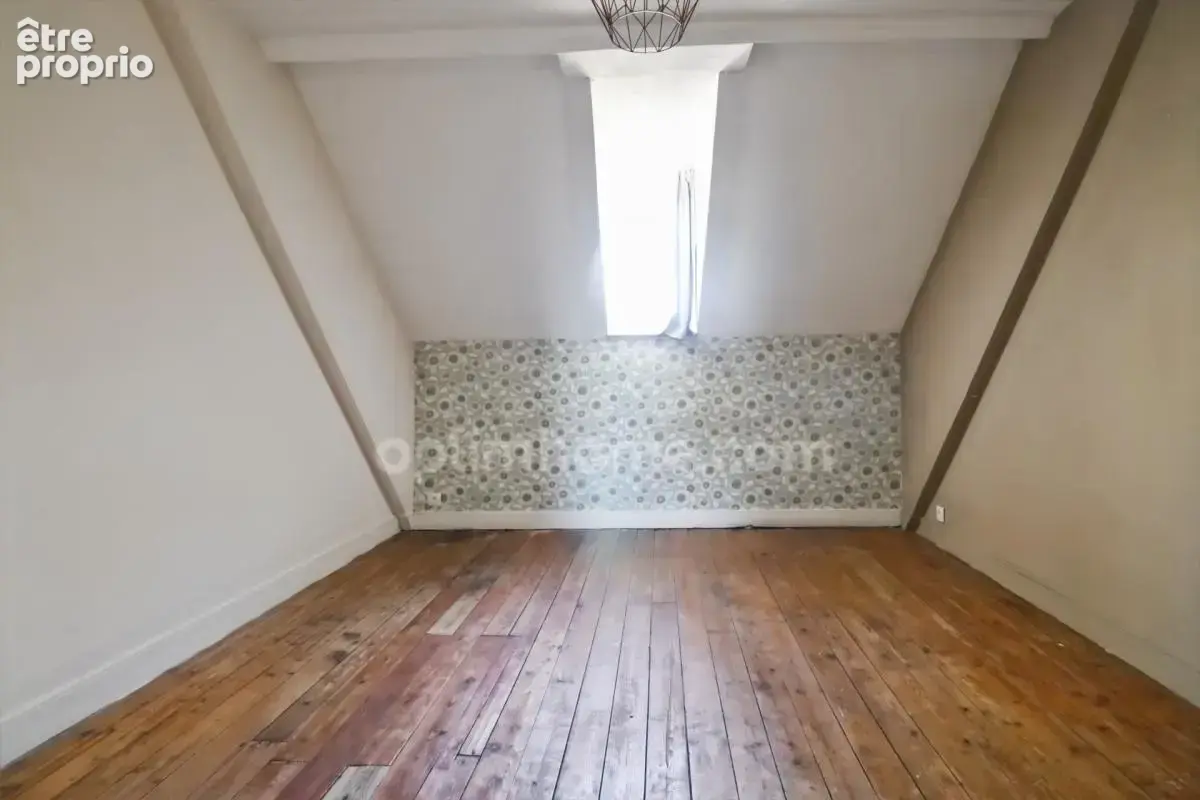 Maison de Charme et de Caractère -175 m² environ - 10 pièces - 7 chambres - Terrain 1450 m² environ - SAINT SULPICE LES FEUILLES - photo 22