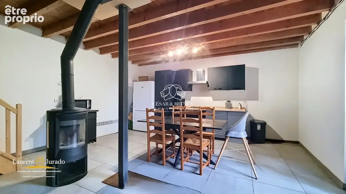 Maison 4 pièces 97 m² à vendre à Saint-Bonnet-Le-Troncy (69870) - photo 2