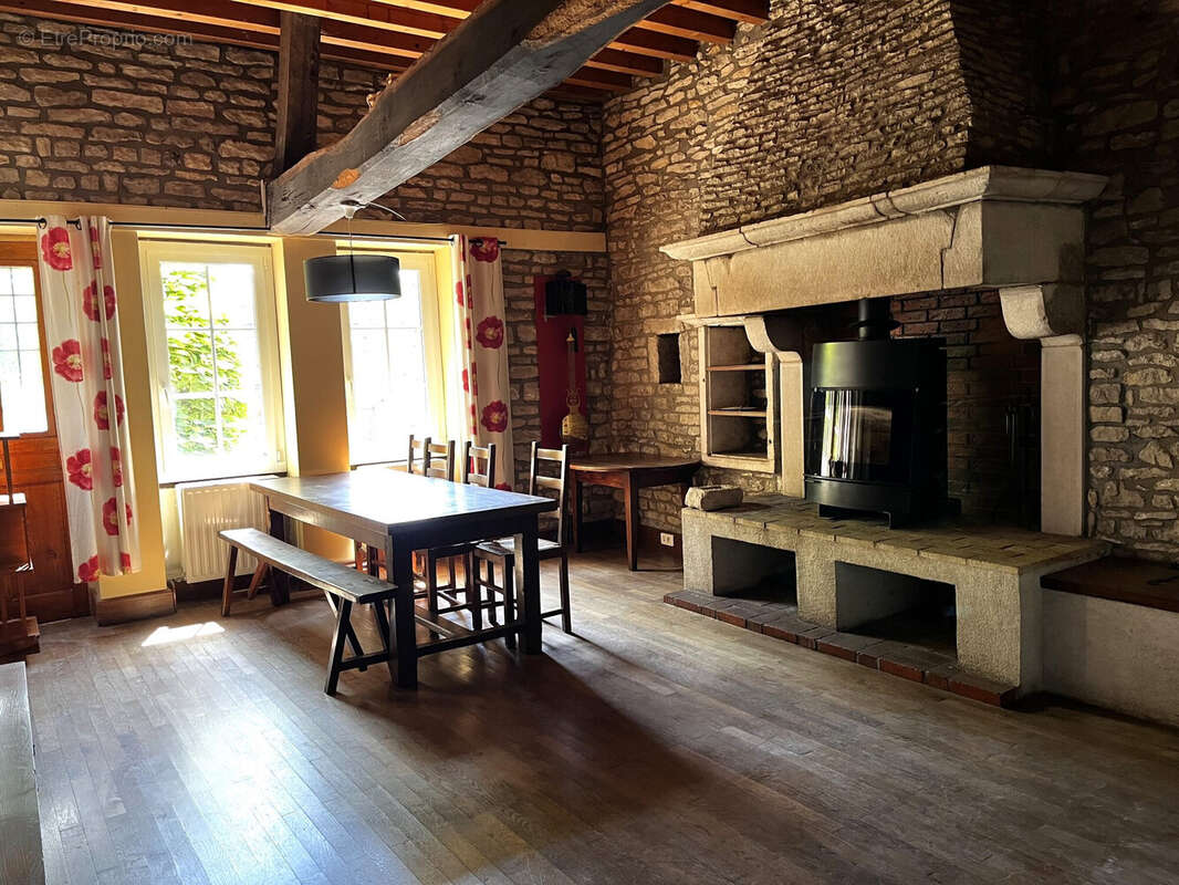 Maison 124 m² à Cruzille  - photo 4