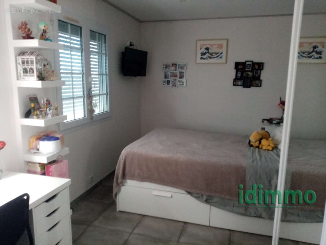 Magnifique ensemble immobilier de 350 m2, avec 2 logements , dans un lieu recherche, avec piscine sur un terra - photo 18
