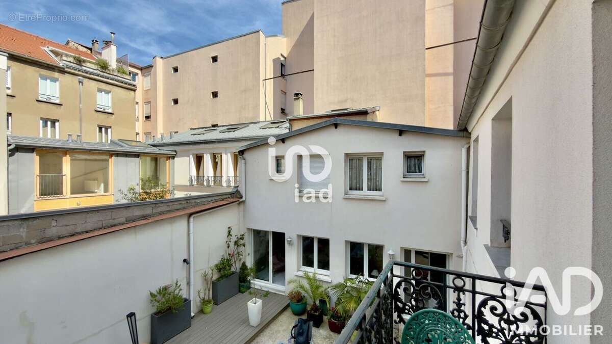 Appartement 247 m² à Clichy  - photo 3