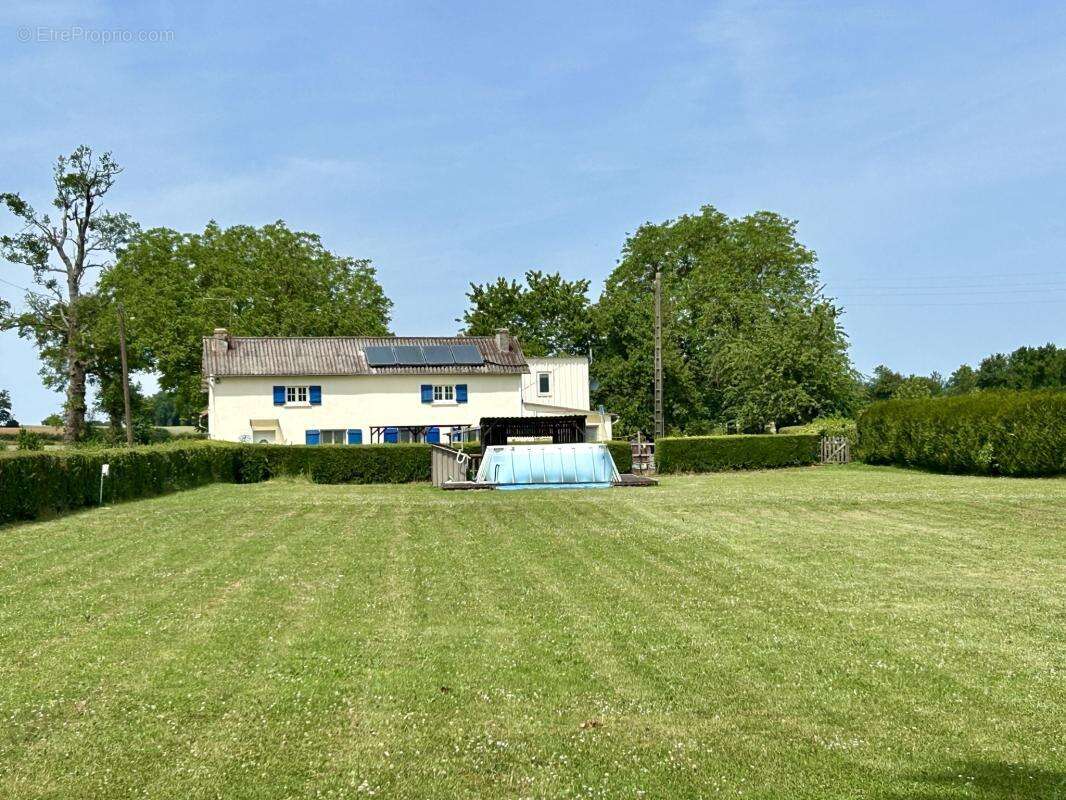 Maison à CHARROUX
