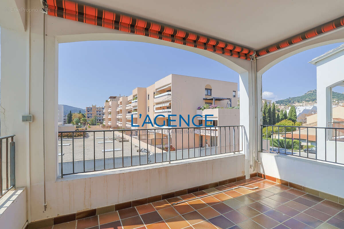 Appartement à HYERES