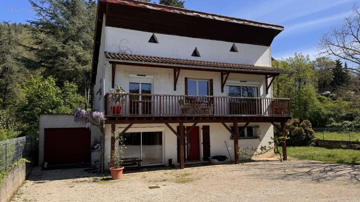 Maison à TOUR-DE-FAURE