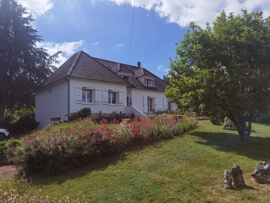 Maison à CHASSENEUIL-SUR-BONNIEURE