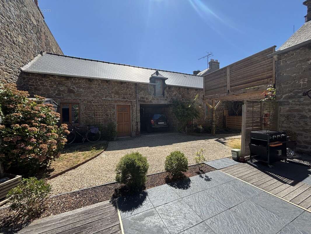 Maison 205 m² à Saint-Brieuc  - photo 9