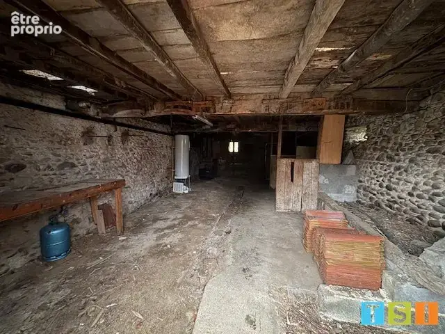 Maison avec dépendances et terrain. - photo 21