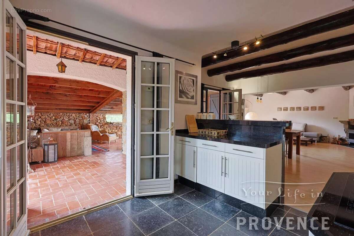 Maison à SAINT-ANTONIN-DU-VAR