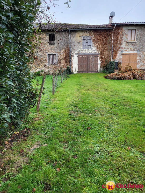 Maison à LESTERPS