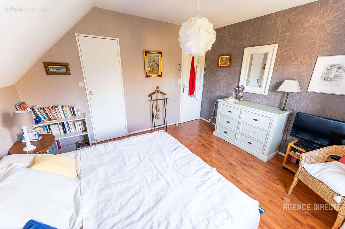 Maison à MONTGERMONT