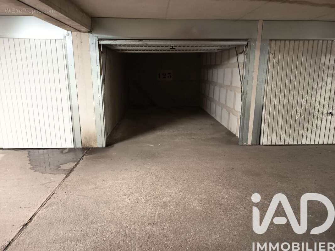 Parking 14 m² à Montreuil  - photo 2
