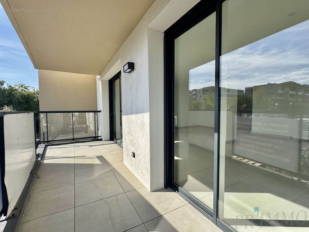 Port fréjus 2   appartement 3 pièces de 76 m2 avec jardin, terrasses et 3 parkings - photo 2