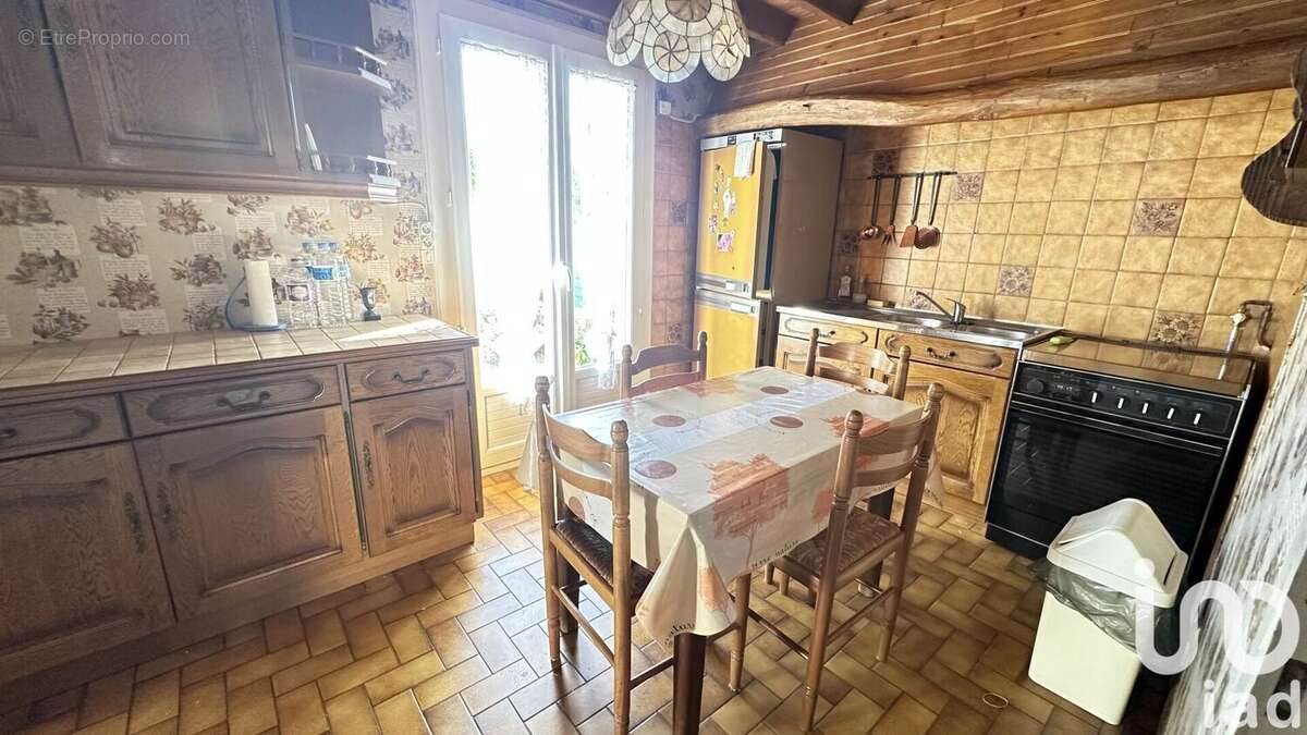 Maison 94 m² à Saint-Pierre-Les-Nemours  - photo 4