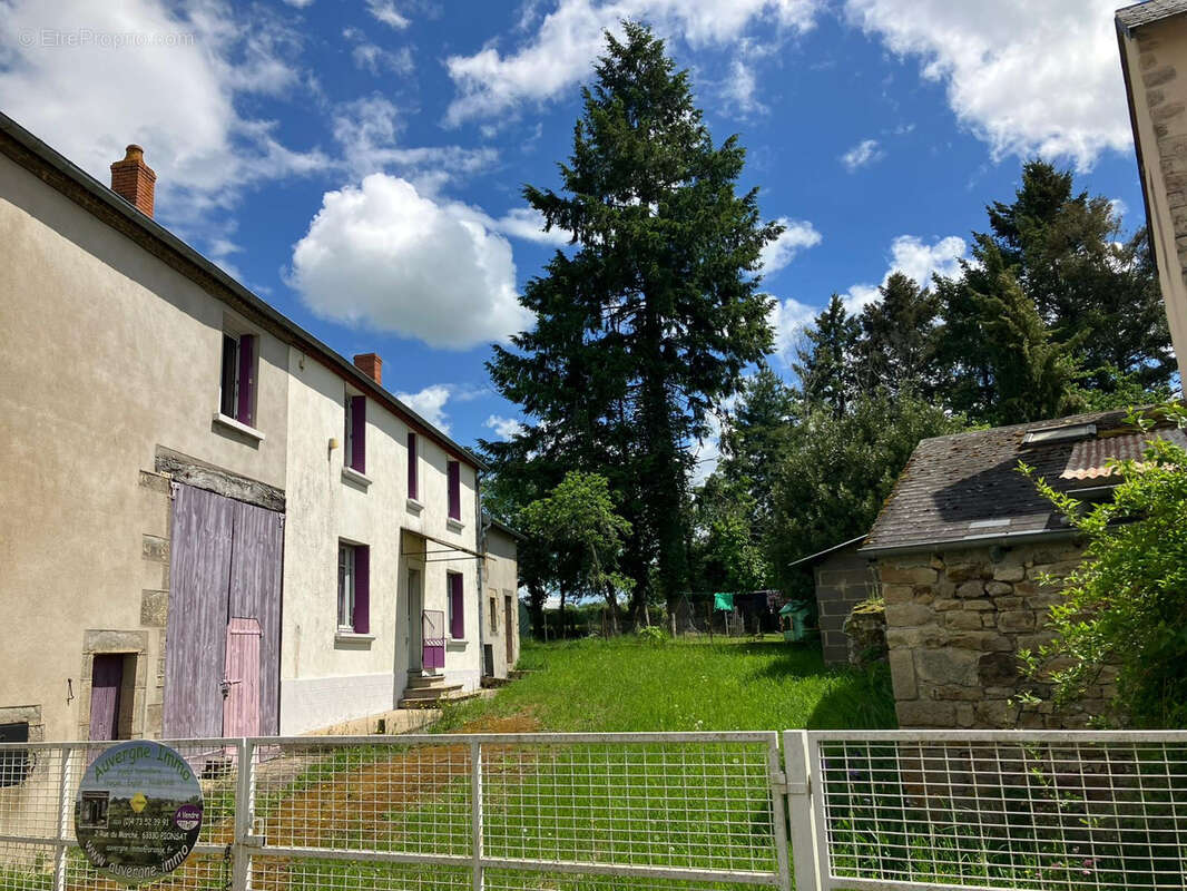 Maison à SAINT-MARCEL-EN-MARCILLAT