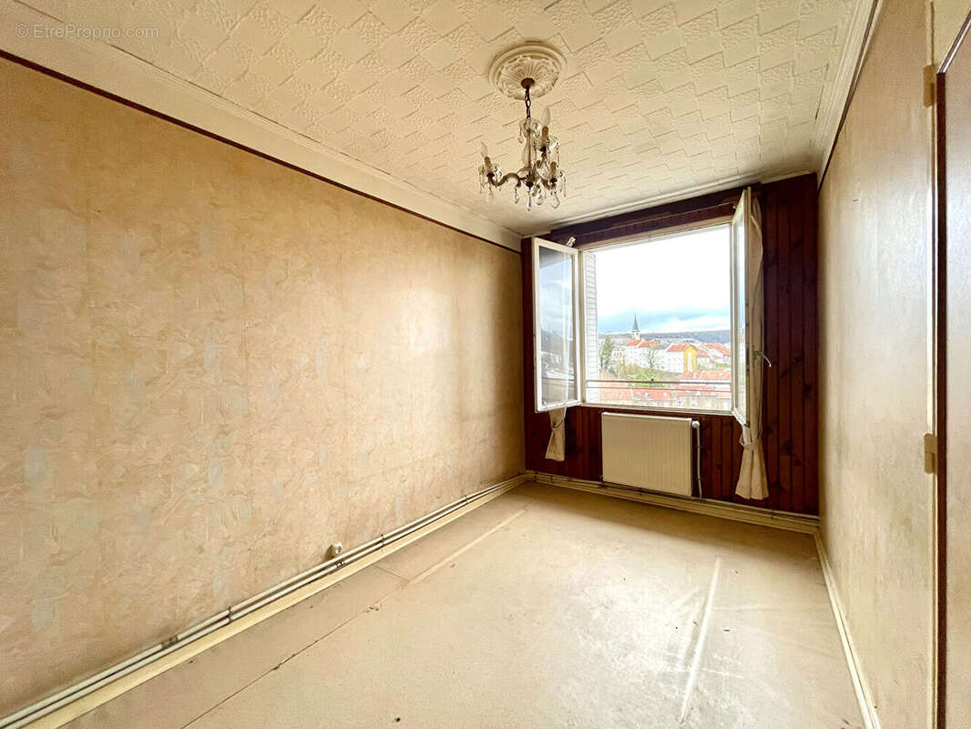 Appartement 5 pièces à fort potentiel à Joeuf - photo 8