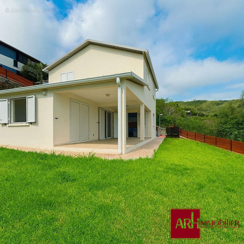 Maison à LES AVIRONS