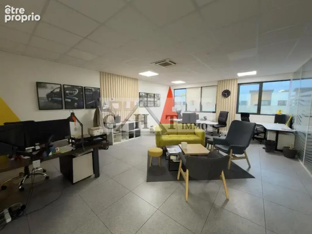 Entrepot 690m2 a vendre saint pierre du perray - photo 10