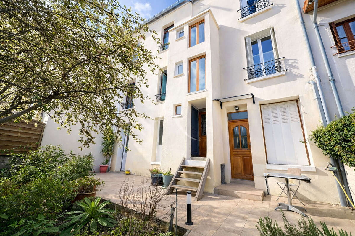 Appartement à FONTENAY-SOUS-BOIS