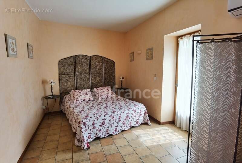 Dpt Gard (30), à vendre UZES propriete P14 de 548 m² - Terrain de 830,00 m² - photo 37