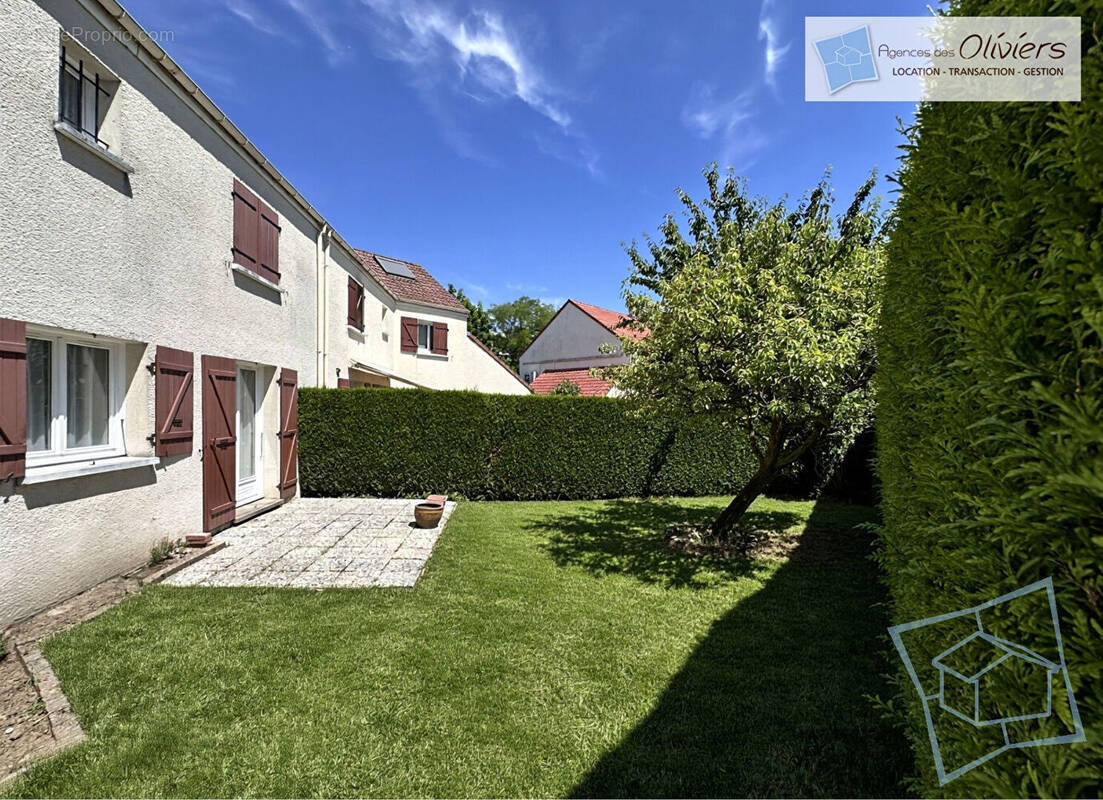 Maison à VOISINS-LE-BRETONNEUX