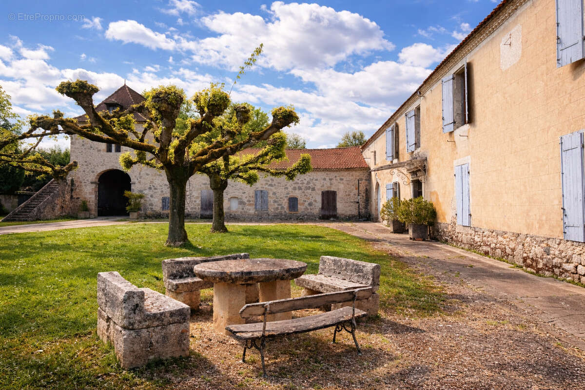 Maison à MEZIN