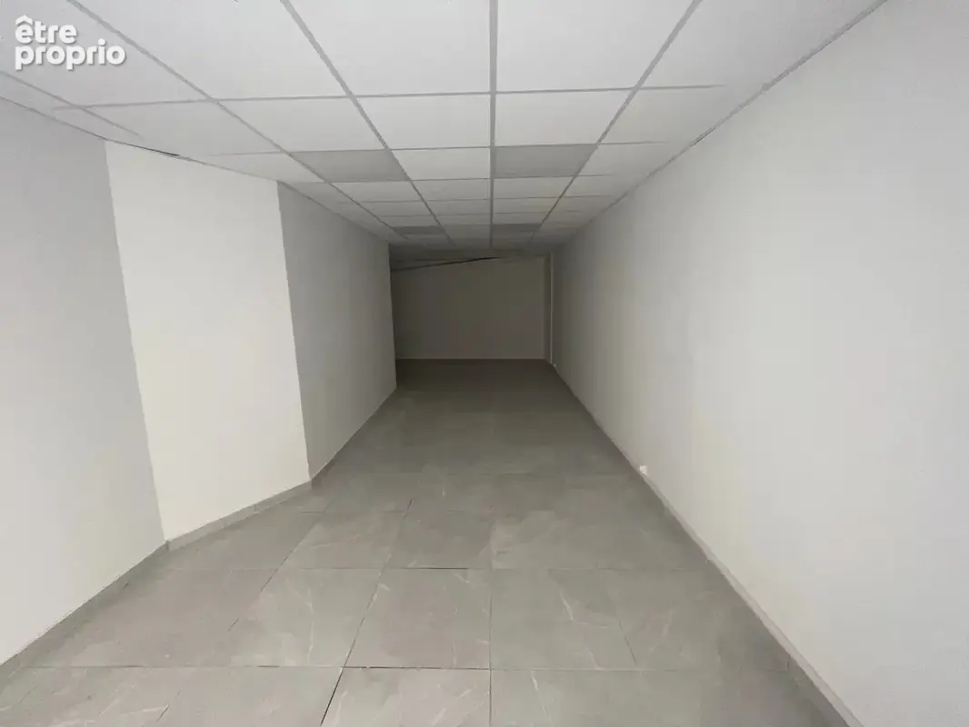 Commerce 32 m² à vendre à Aubagne (13400) - photo 2