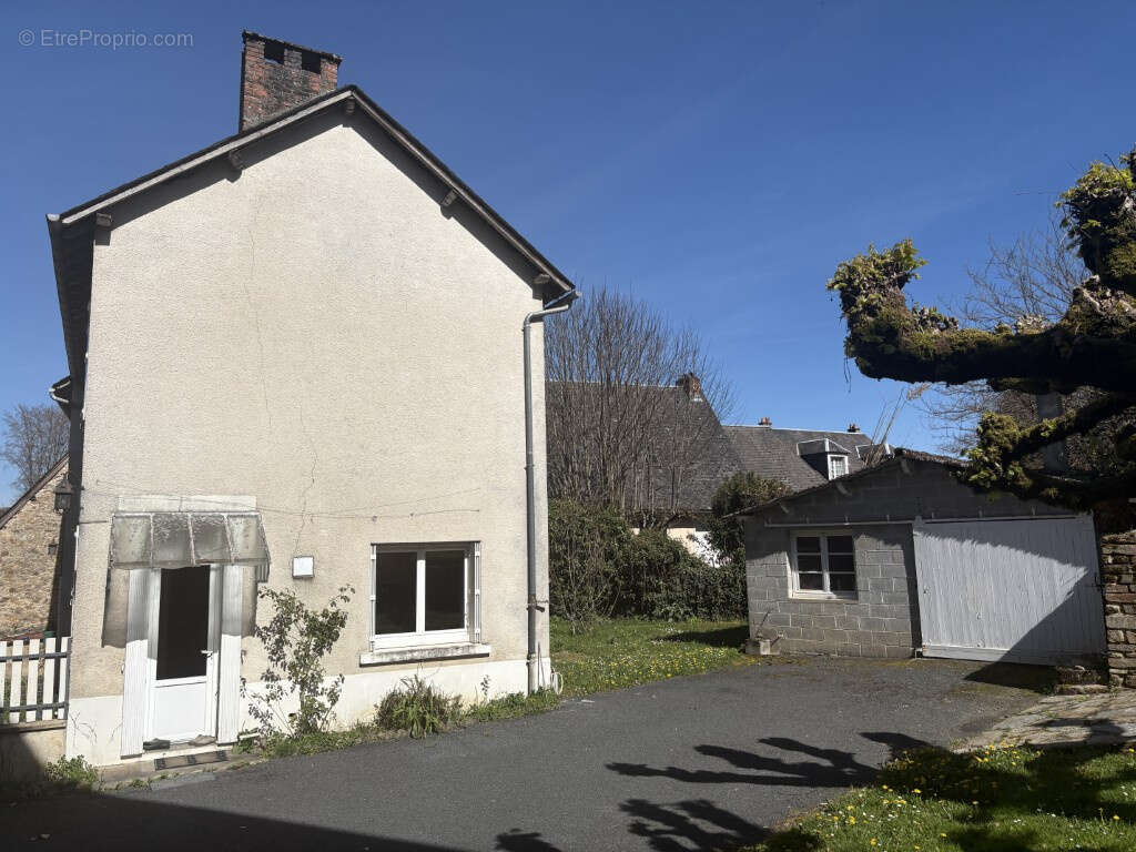 Maison à ARNAC-POMPADOUR