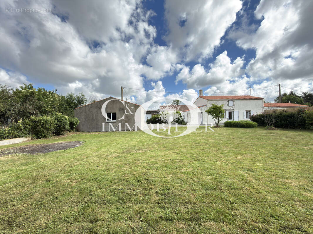 Maison à LEGE
