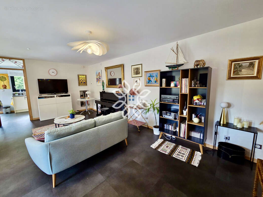 Maison contemporaine, garage et terrasse - Blesle - photo 7
