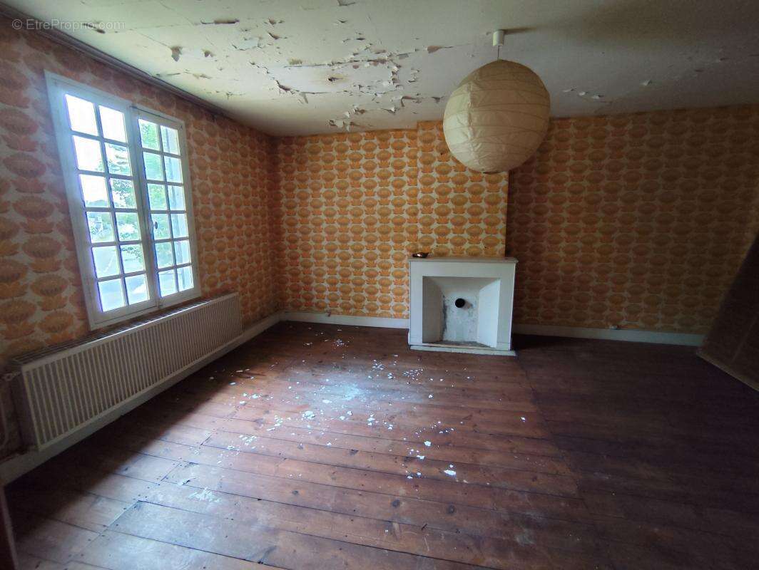 Commerce à SAINT-JULIEN-EN-BORN