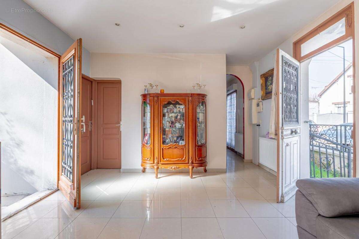 94 - saint maur - la varenne st hilaire - maison avec jardin - photo 8