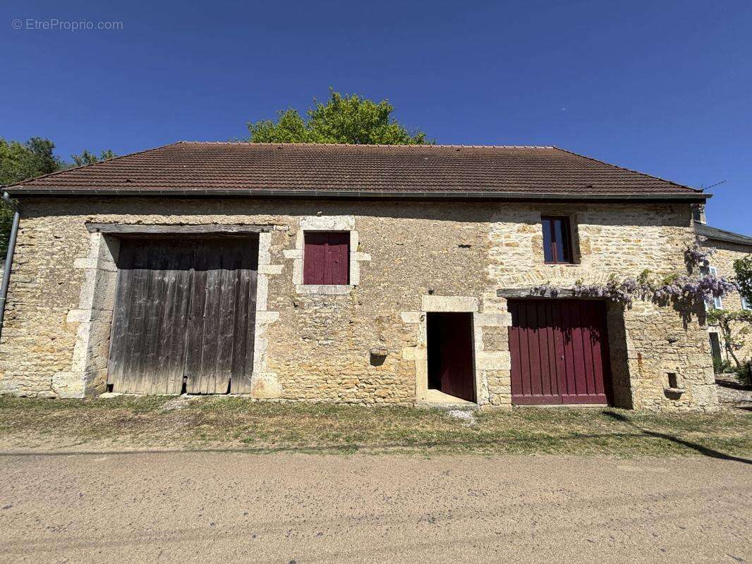 SEMUR EN AUXOIS 20min : maison de 144m², 5 chambres, grange, garage, cave, jardin. Prix 288 000€ - photo 18